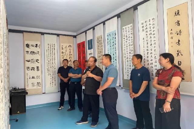 和林格爾縣文聯(lián)舉行“喜迎二十大 強(qiáng)國(guó)復(fù)興有我”習(xí)...相關(guān)圖片